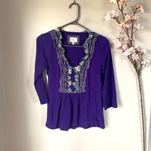 ANTHRO / DELETTA / RUFFLE FRONT TOP